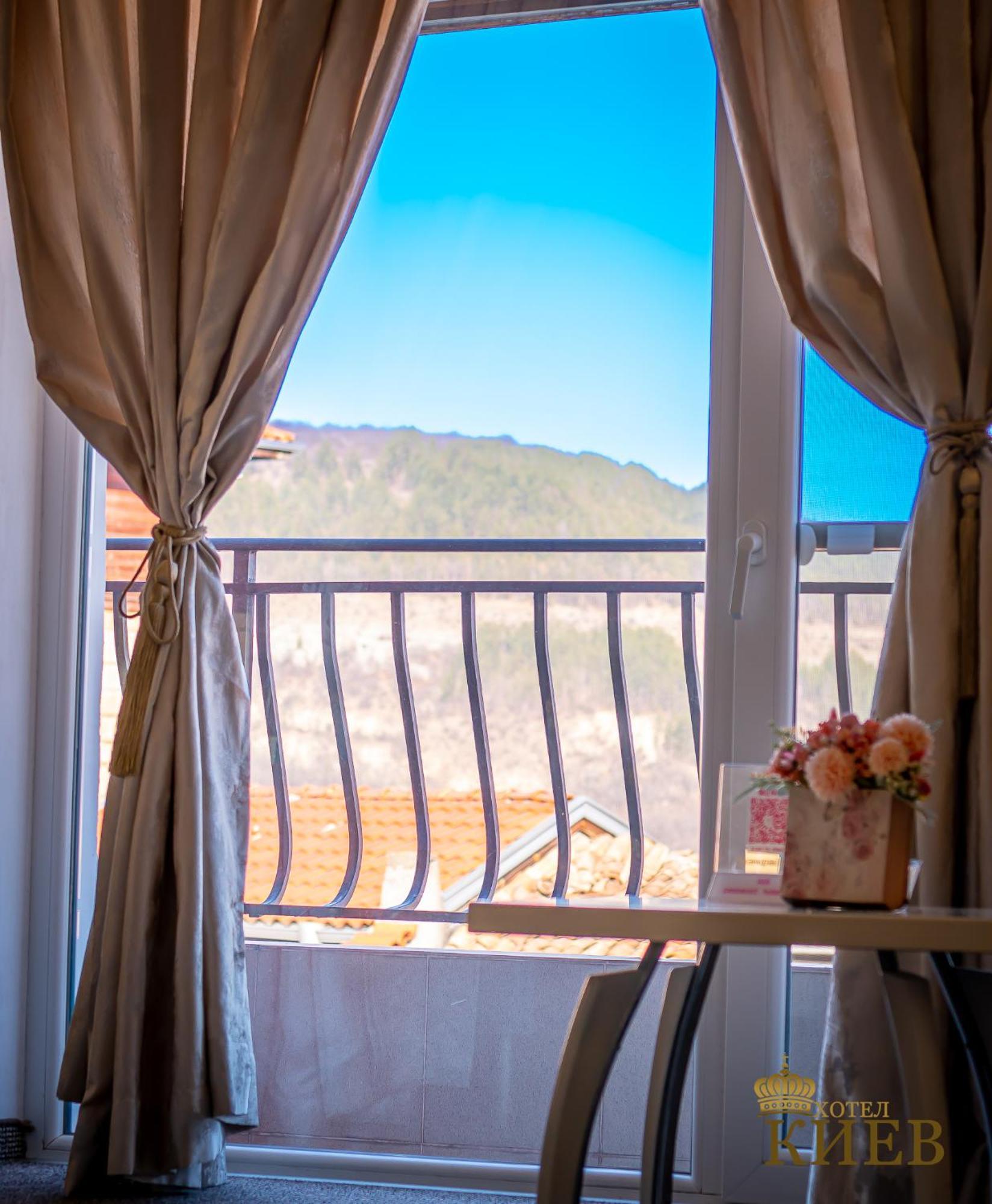 Hotel Kiev Veliko Tarnovo Kültér fotó